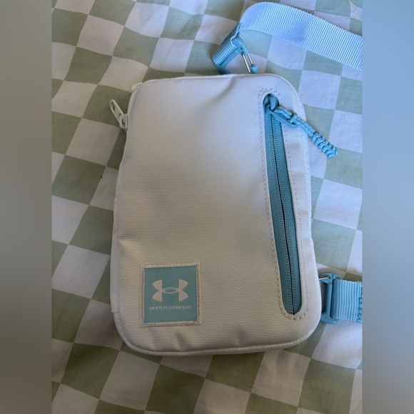 Under Armour Loudon Crossbody Bag - Picture 1 of 6